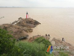 央视《记住乡愁》来七里屿岛拍摄 聚焦宁波守塔