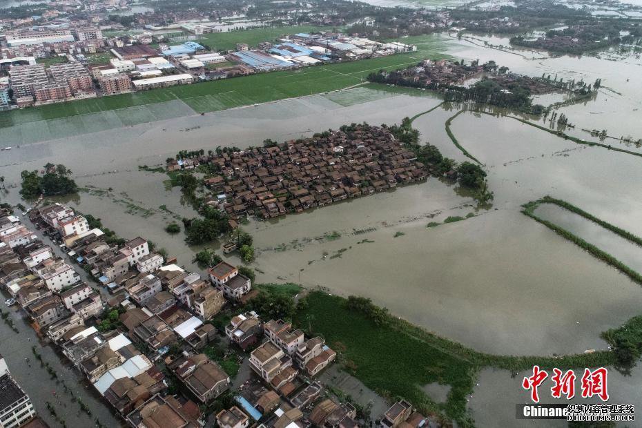 台风“山竹”致广东台山多地出现内涝